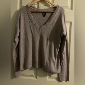 GAP V-Neck Sweater​​